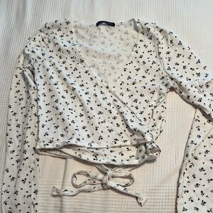 Brandy Melville crop wrap floral top